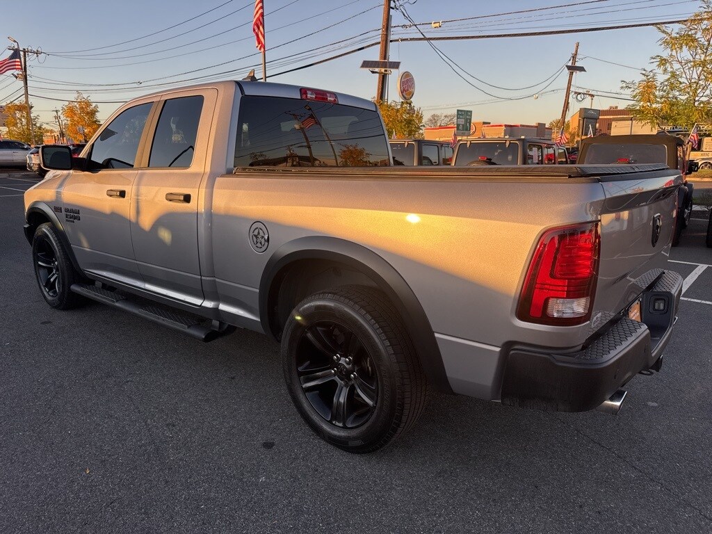 2021 Ram 1500 Classic SLT photo 4