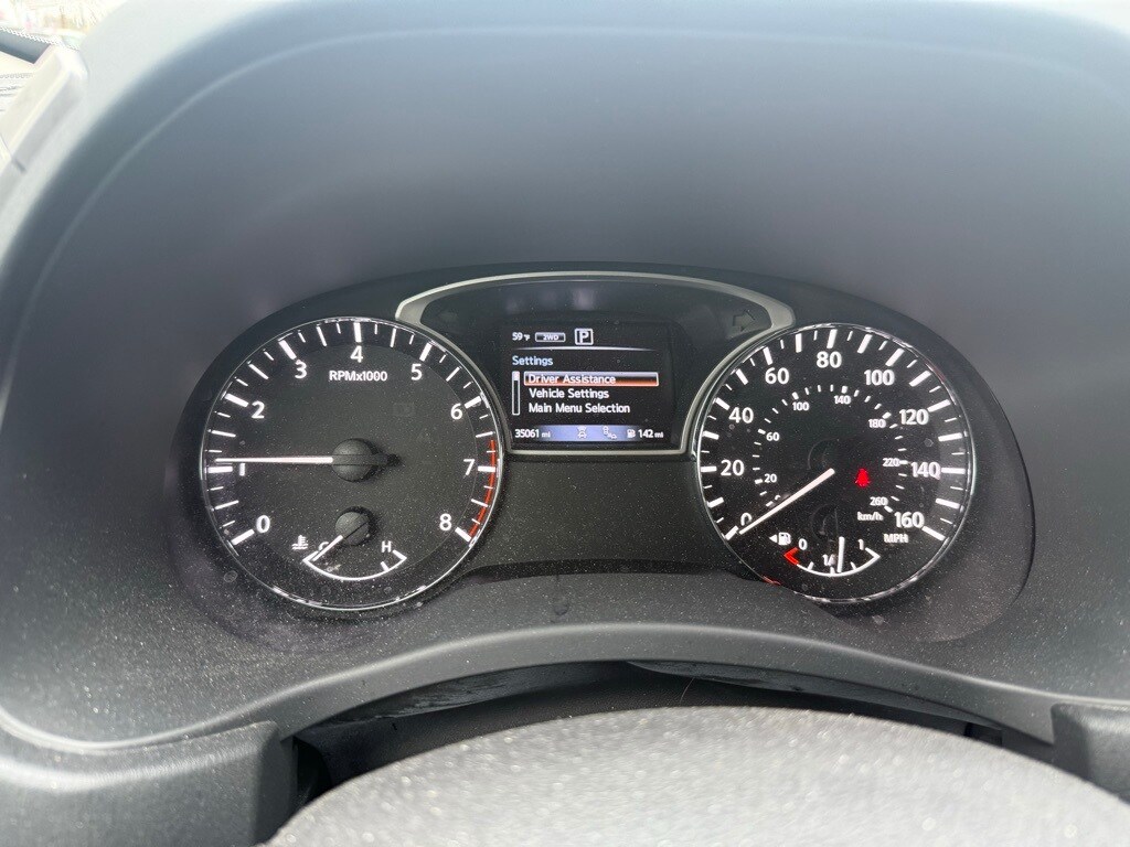 2020 Nissan Pathfinder SV photo 4