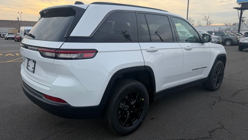 2026 Jeep Grand Cherokee Laredo - Photo 6