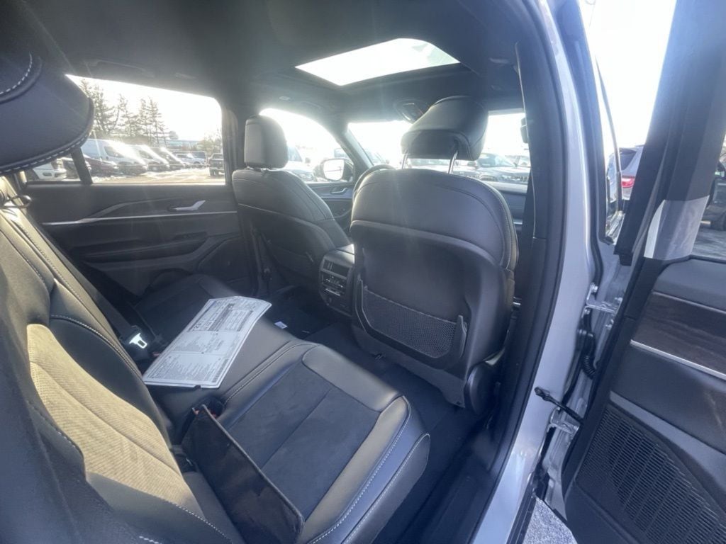 2026 Jeep Grand Cherokee Laredo - Photo 23