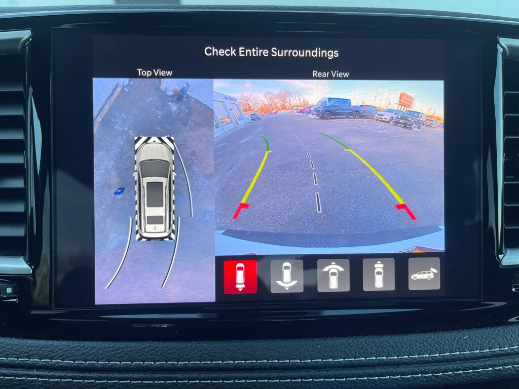 New 2026 Jeep Grand Cherokee Laredo Sport Utility