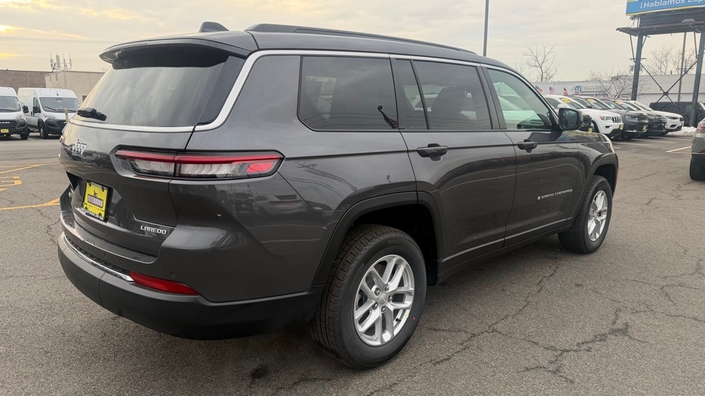 New 2025 Jeep Grand Cherokee L Laredo Sport Utility
