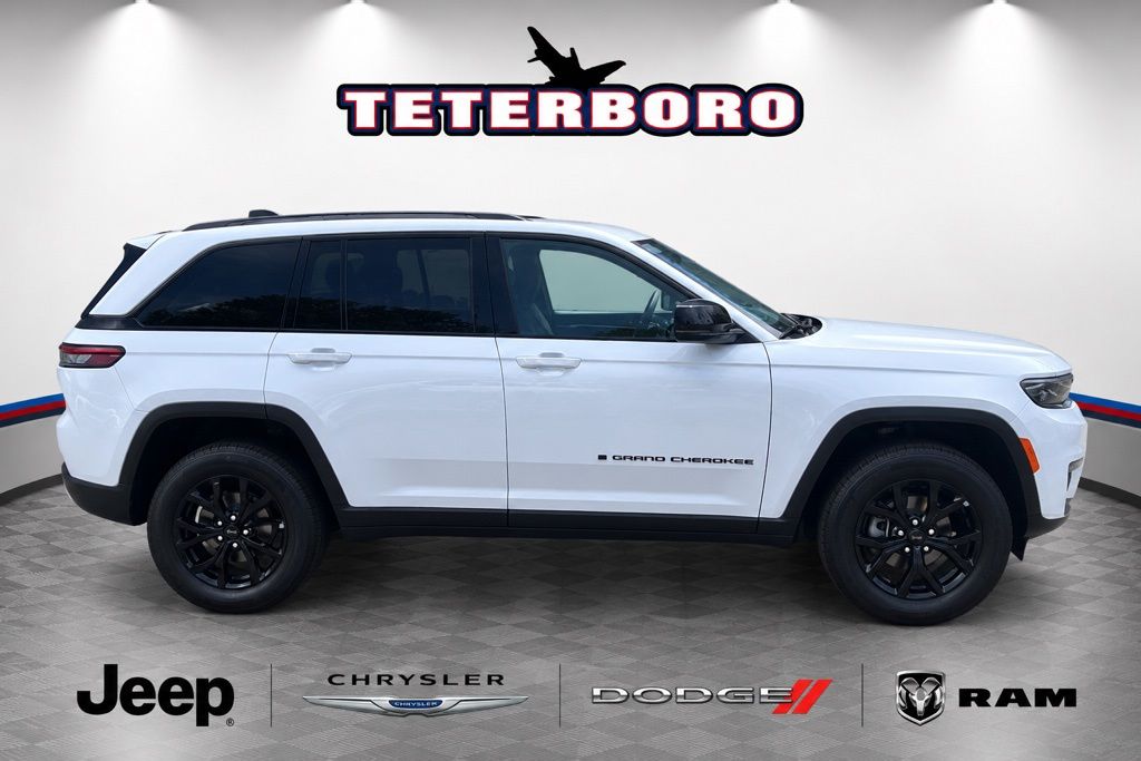 2026 Jeep Grand Cherokee Laredo - Photo 8