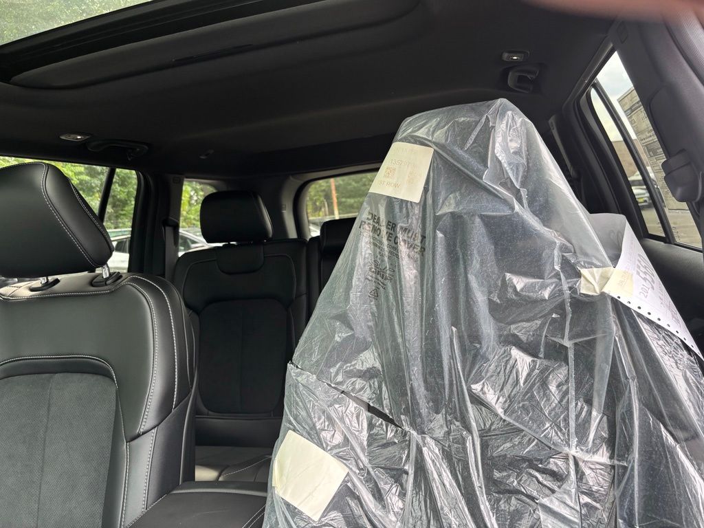 2026 Jeep Grand Cherokee Laredo - Photo 17