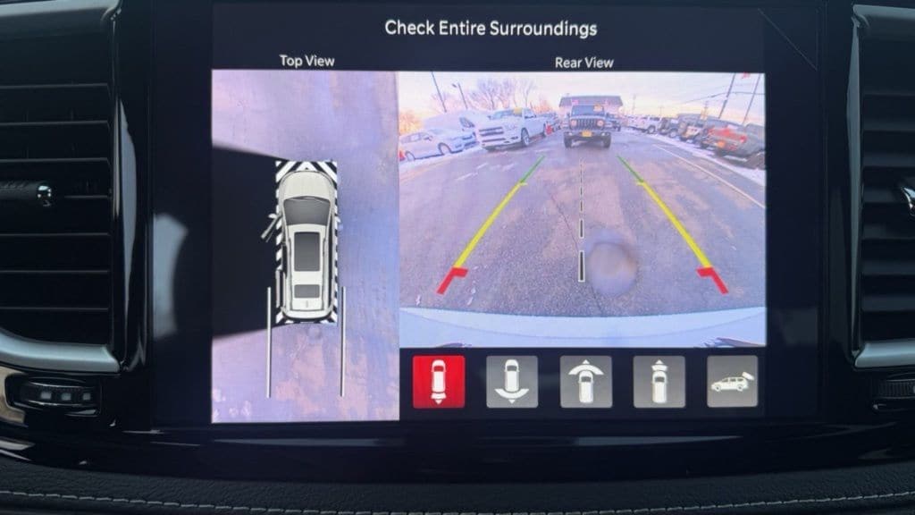 2026 Chrysler Pacifica Select - Photo 15
