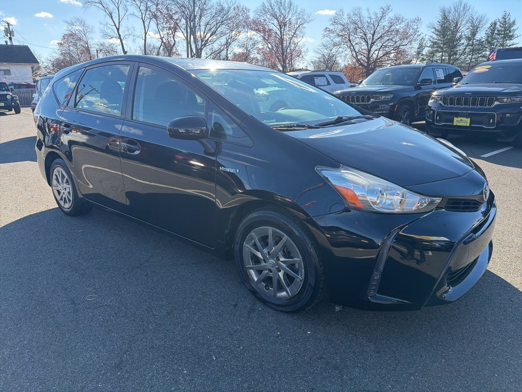 2015 Toyota Prius v Five