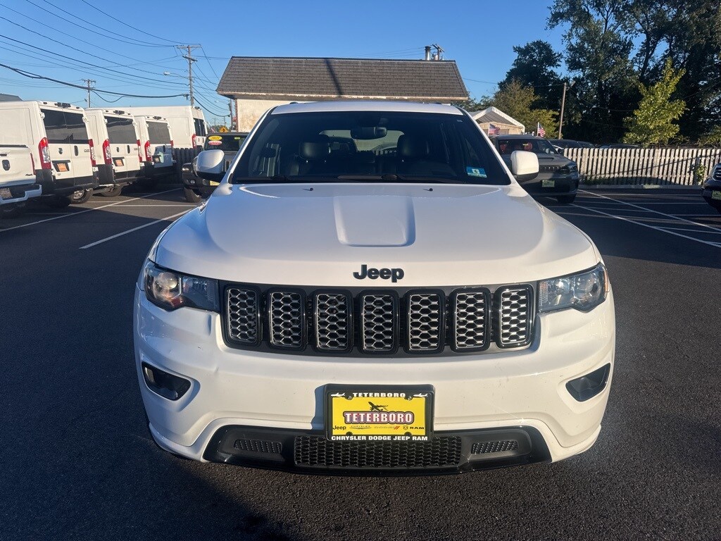 2018 Jeep Grand Cherokee Laredo photo 2
