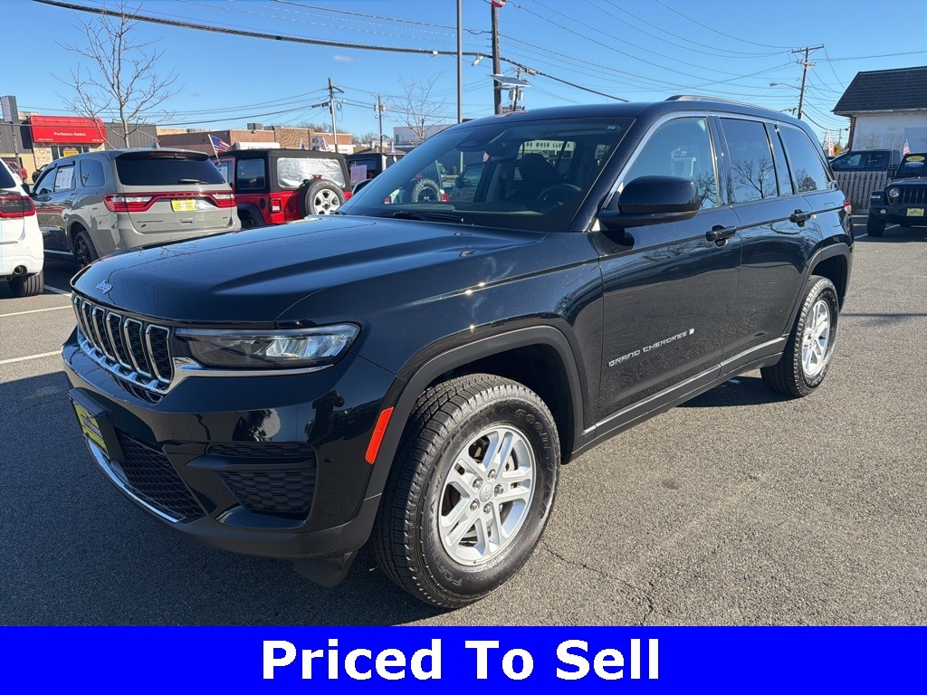 Used 2023 Jeep Grand Cherokee Laredo SUV