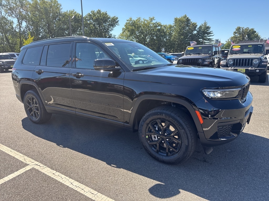 2025 Jeep Grand Cherokee L Altitude's photo