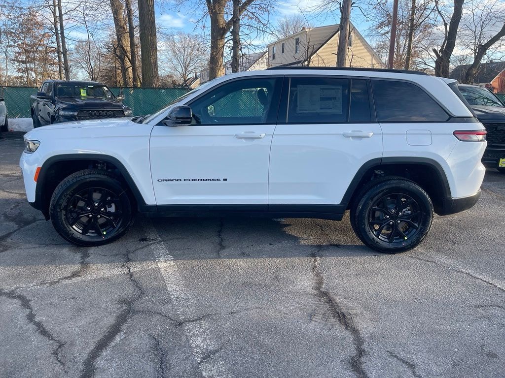 New 2026 Jeep Grand Cherokee Laredo Altitude Sport Utility
