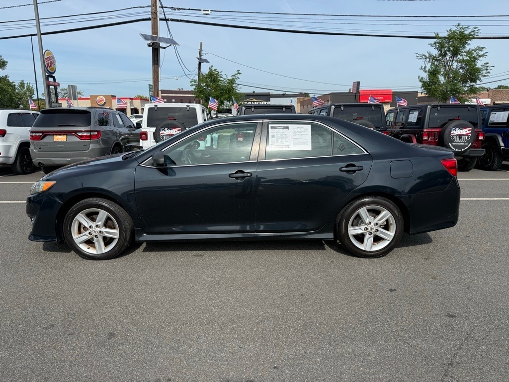 Used 2012 Toyota Camry SE Sedan