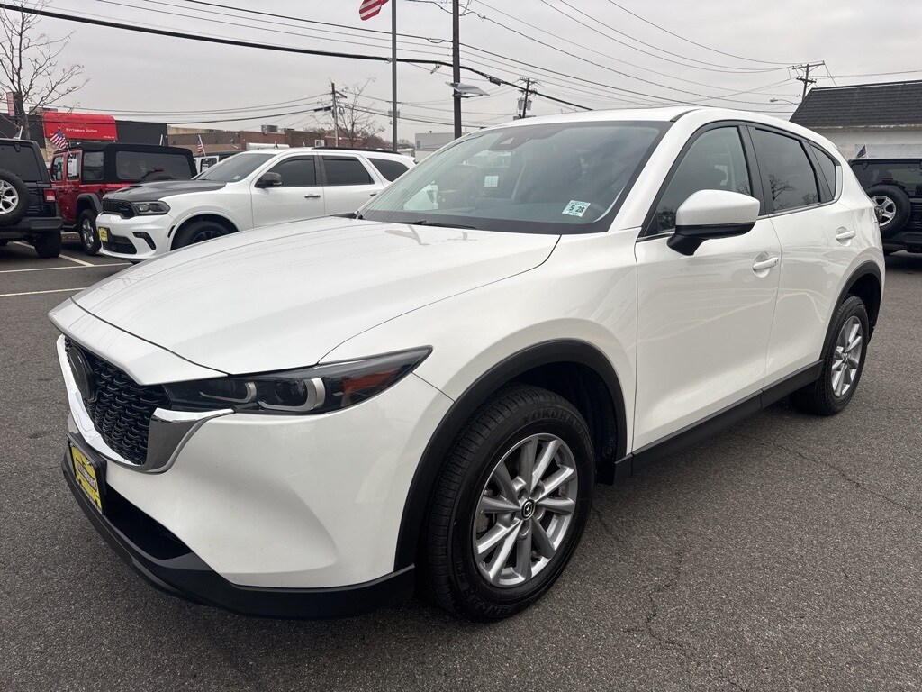2023 Mazda CX-5 2.5 S Preferred photo 2