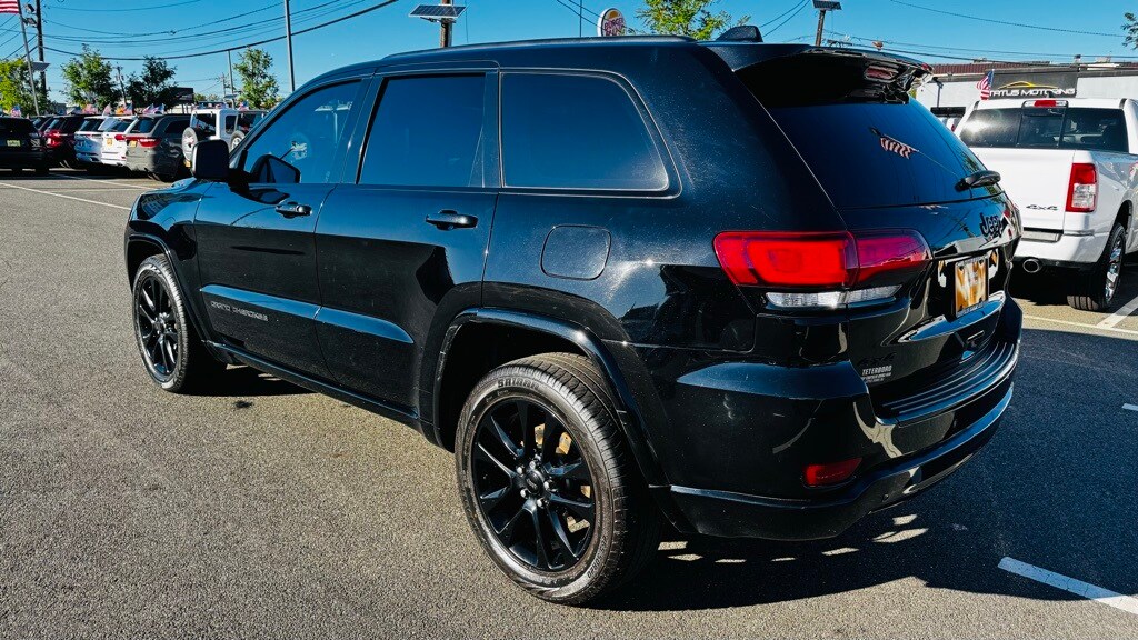 2018 Jeep Grand Cherokee Laredo photo 4
