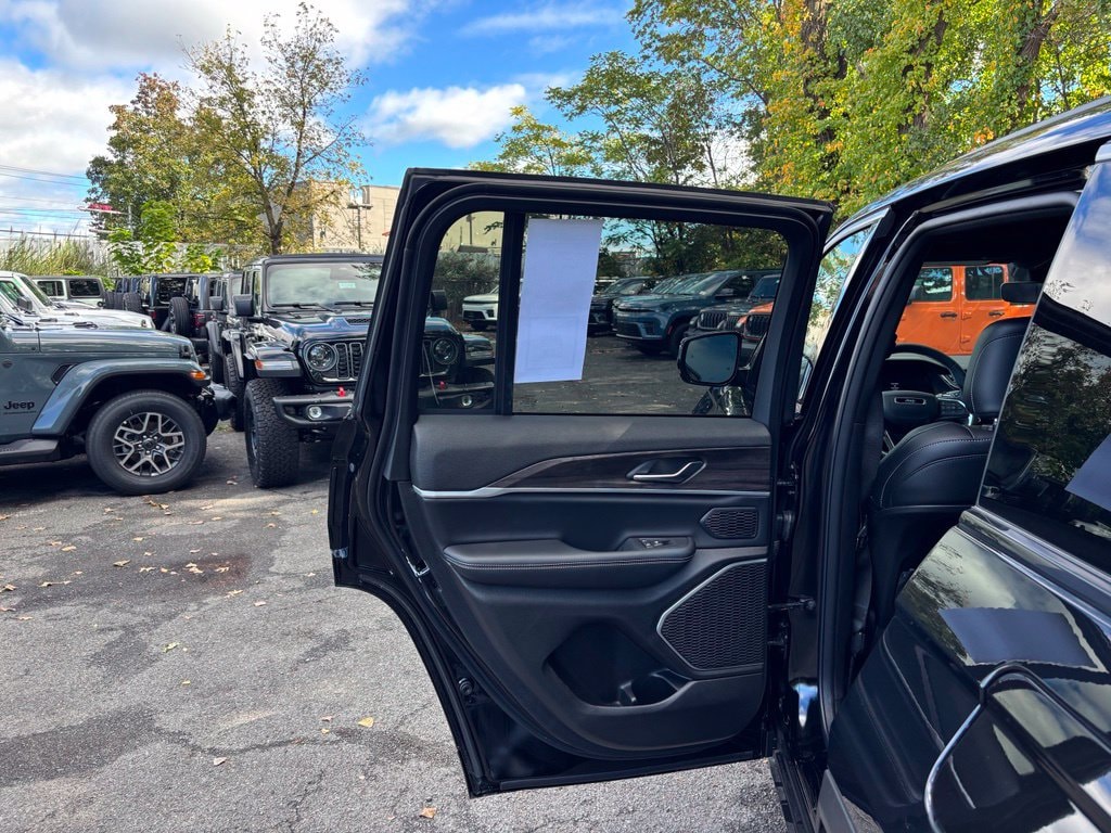 2026 Jeep Grand Cherokee Limited - Photo 17