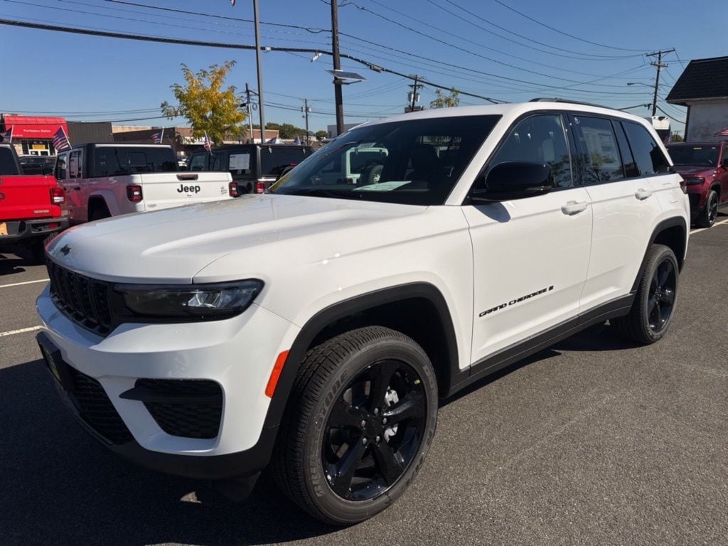 New 2025 Jeep Grand Cherokee Limited Sport Utility