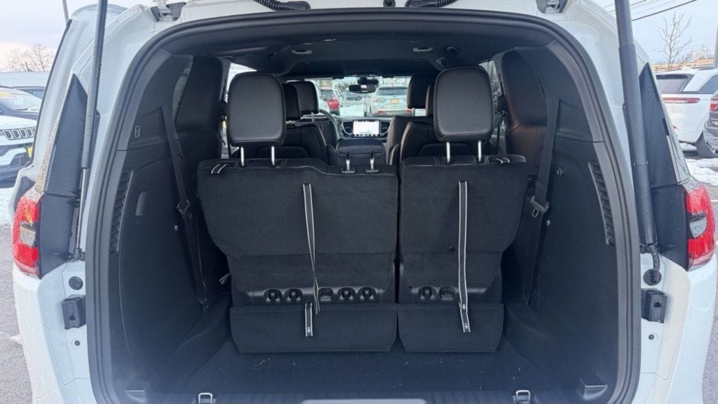 2026 Chrysler Pacifica Select - Photo 22