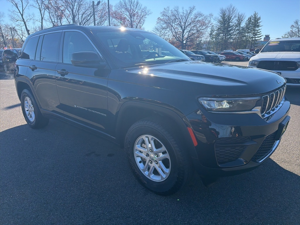 Used 2023 Jeep Grand Cherokee Laredo SUV