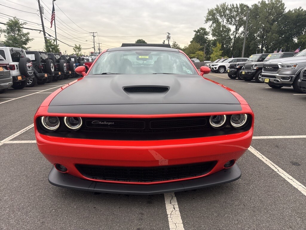 2022 Dodge Challenger R/T Scat Pack photo 2