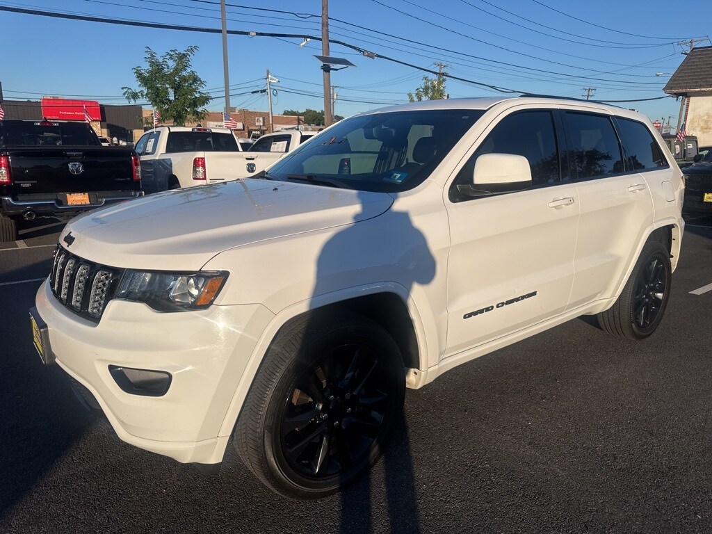 2018 Jeep Grand Cherokee Laredo photo 3