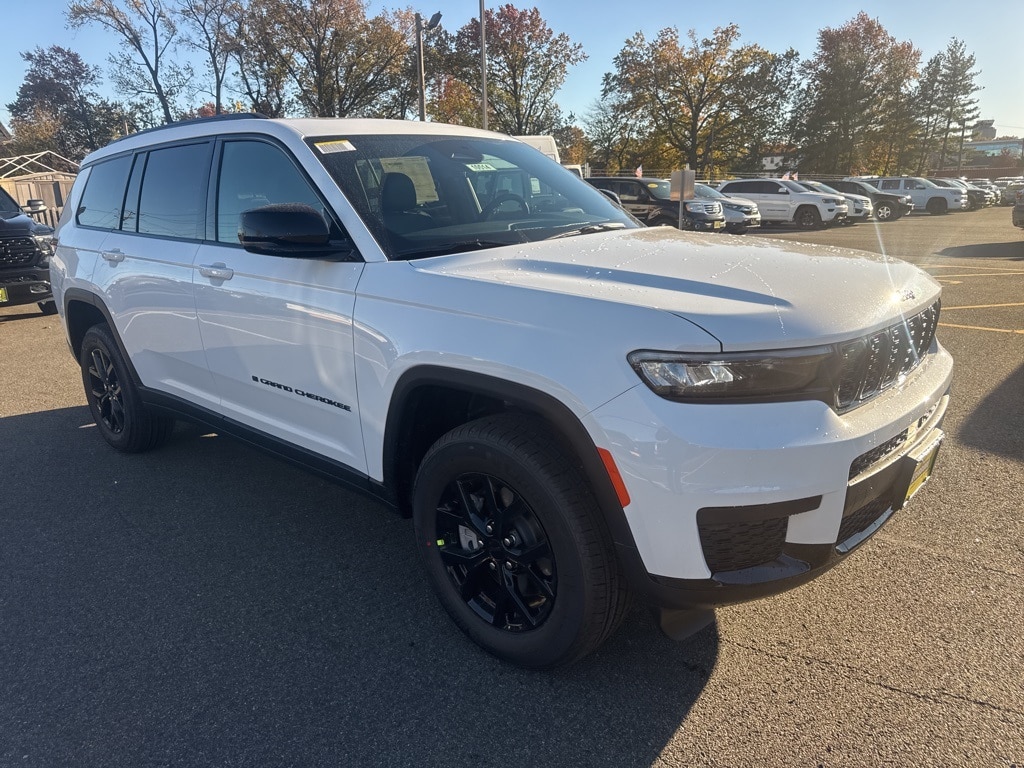 2025 Jeep Grand Cherokee L Altitude's photo
