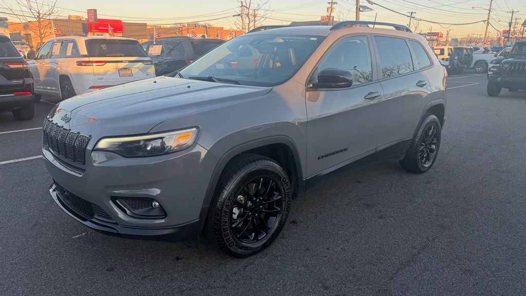 Certified 2023 Jeep Cherokee Altitude Lux SUV