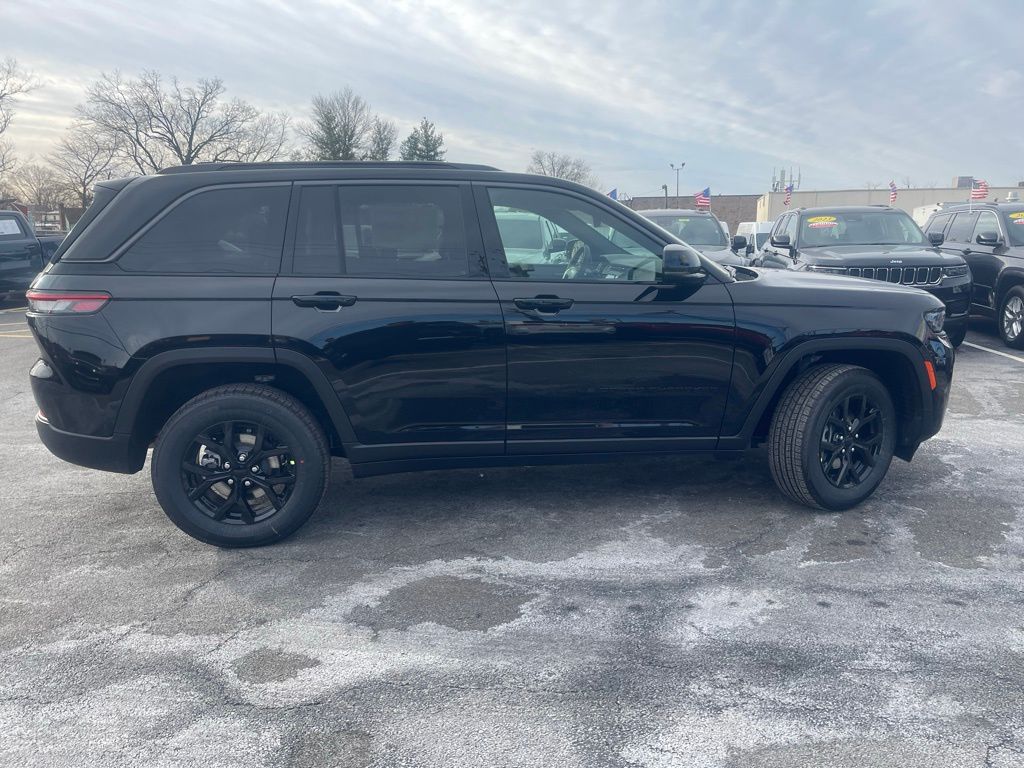 2026 Jeep Grand Cherokee Laredo - Photo 6