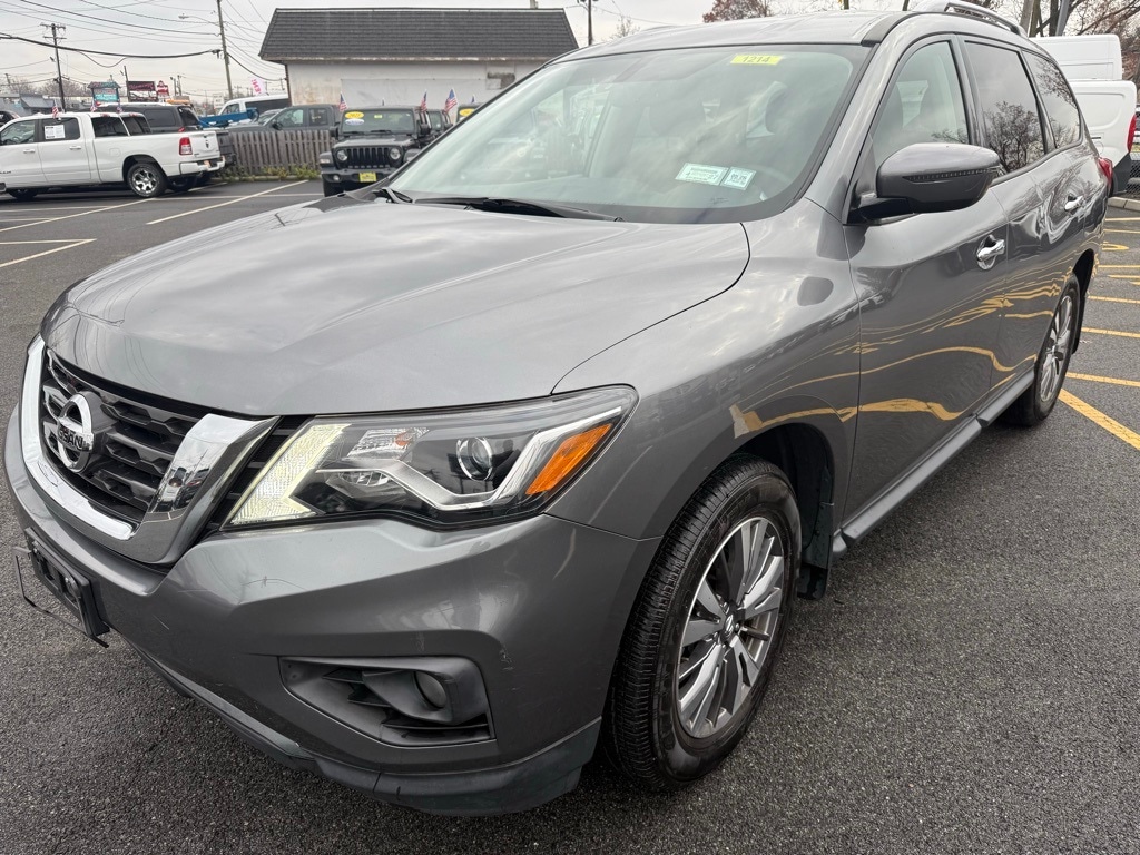 2020 Nissan Pathfinder SV