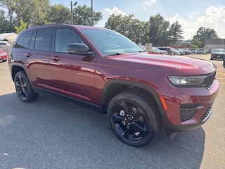 2022 Jeep Grand Cherokee Laredo SUV