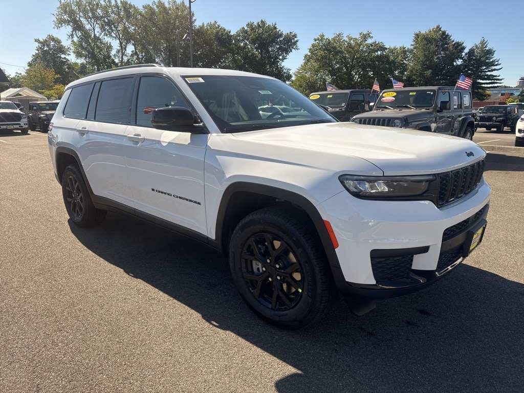 2025 Jeep Grand Cherokee L Altitude's photo