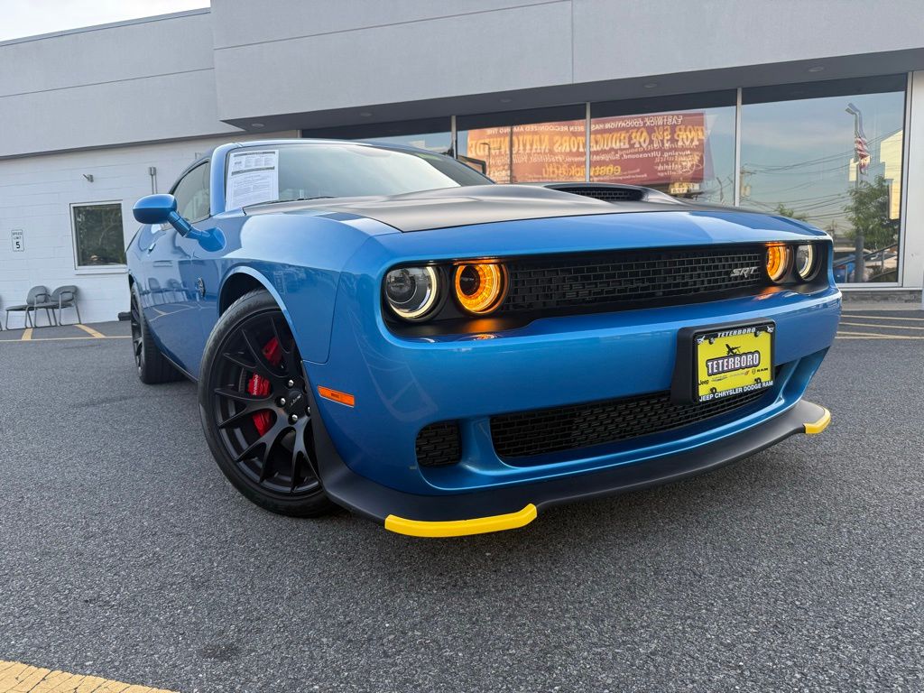 2016 Dodge Challenger SRT Hellcat's photo