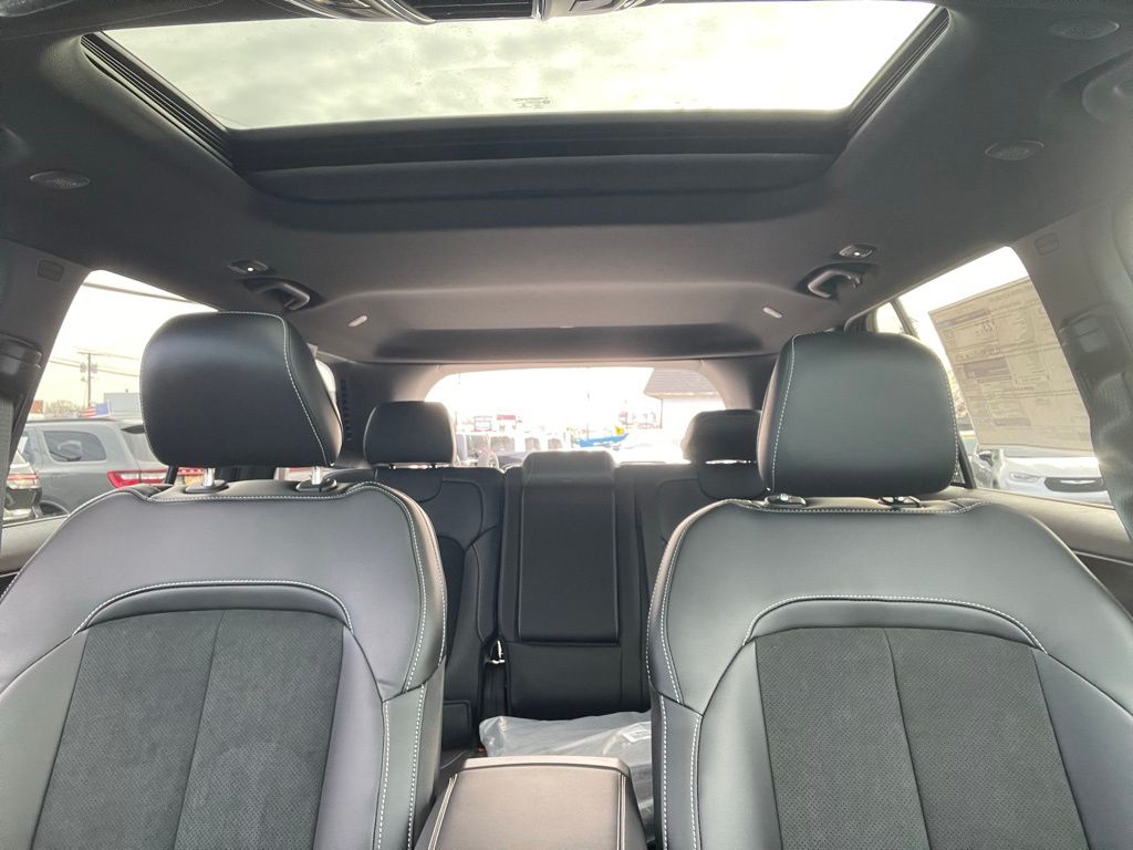 2026 Jeep Grand Cherokee Laredo - Photo 15