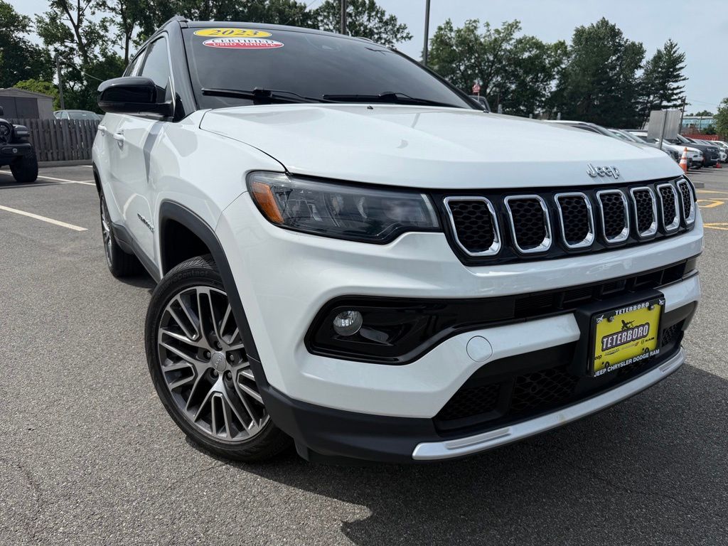 2023 Jeep Compass Limited 4X4's photo