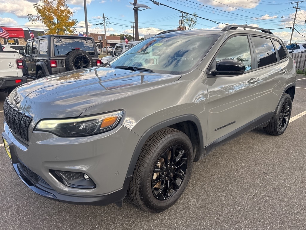 Certified 2023 Jeep Cherokee Altitude Lux SUV