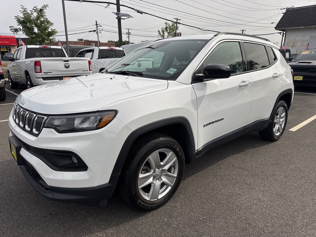 2022 Jeep Compass North Edition Latitude photo 3