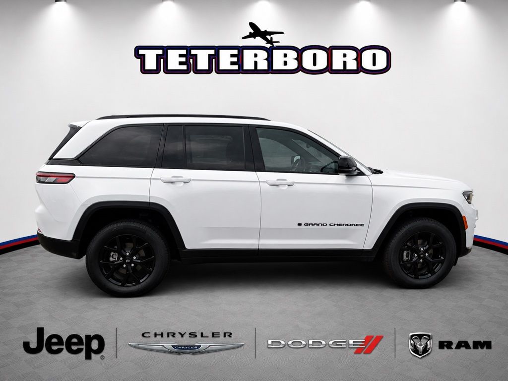 2026 Jeep Grand Cherokee Laredo - Photo 8