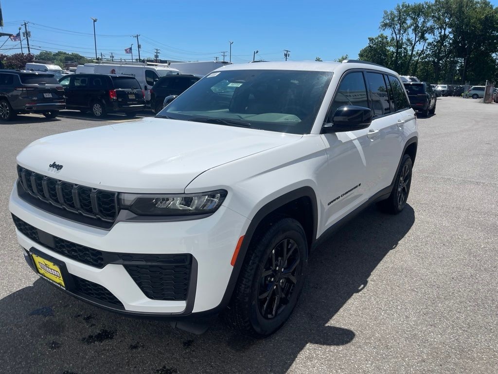 New 2026 Jeep Grand Cherokee Altitude Sport Utility
