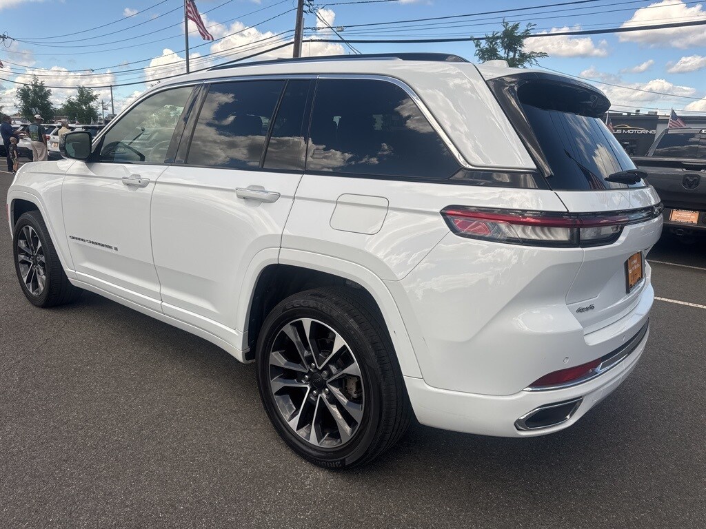 2022 Jeep Grand Cherokee Overland photo 4