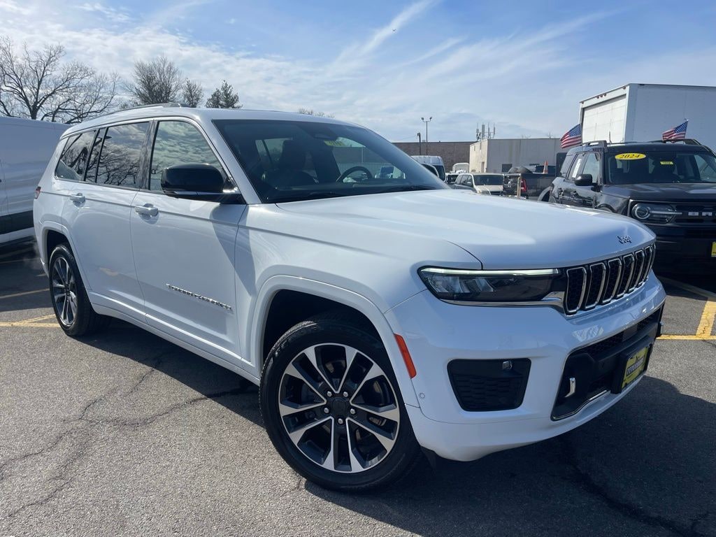 Certified 2022 Jeep New Grand Cherokee Overland SUV