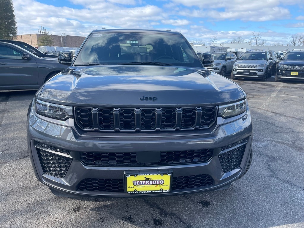 New 2026 Jeep Grand Cherokee Laredo Sport Utility