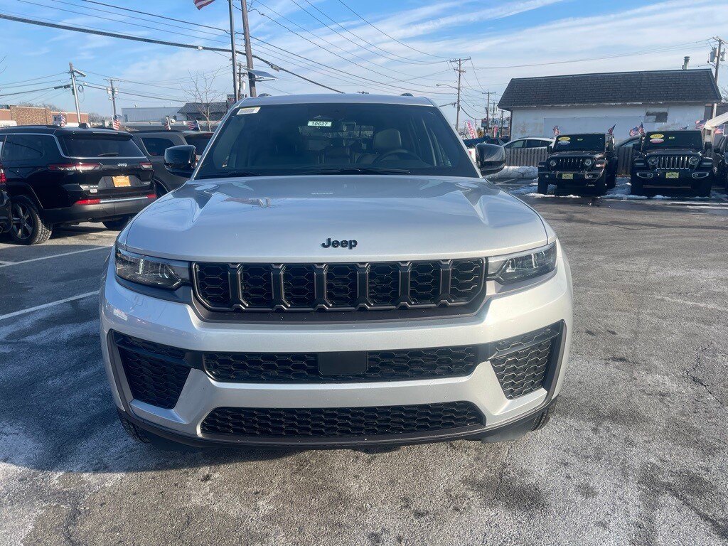 New 2026 Jeep Grand Cherokee Laredo Sport Utility