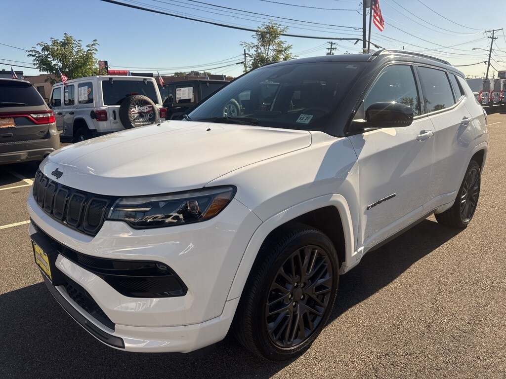 2022 Jeep Compass Limited photo 3