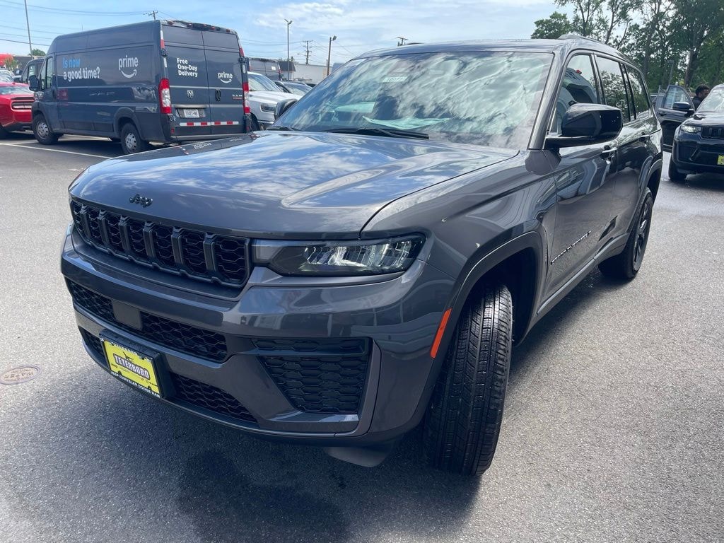 New 2026 Jeep Grand Cherokee L Laredo Sport Utility