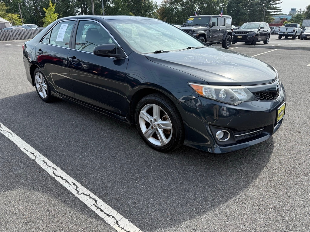 Used 2012 Toyota Camry SE Sedan