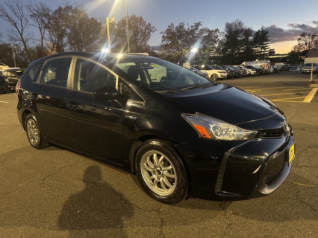 2015 Toyota Prius v Five