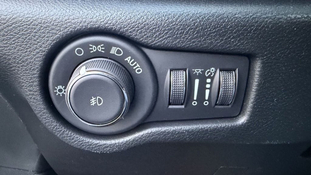 2026 Chrysler Pacifica Select - Photo 20