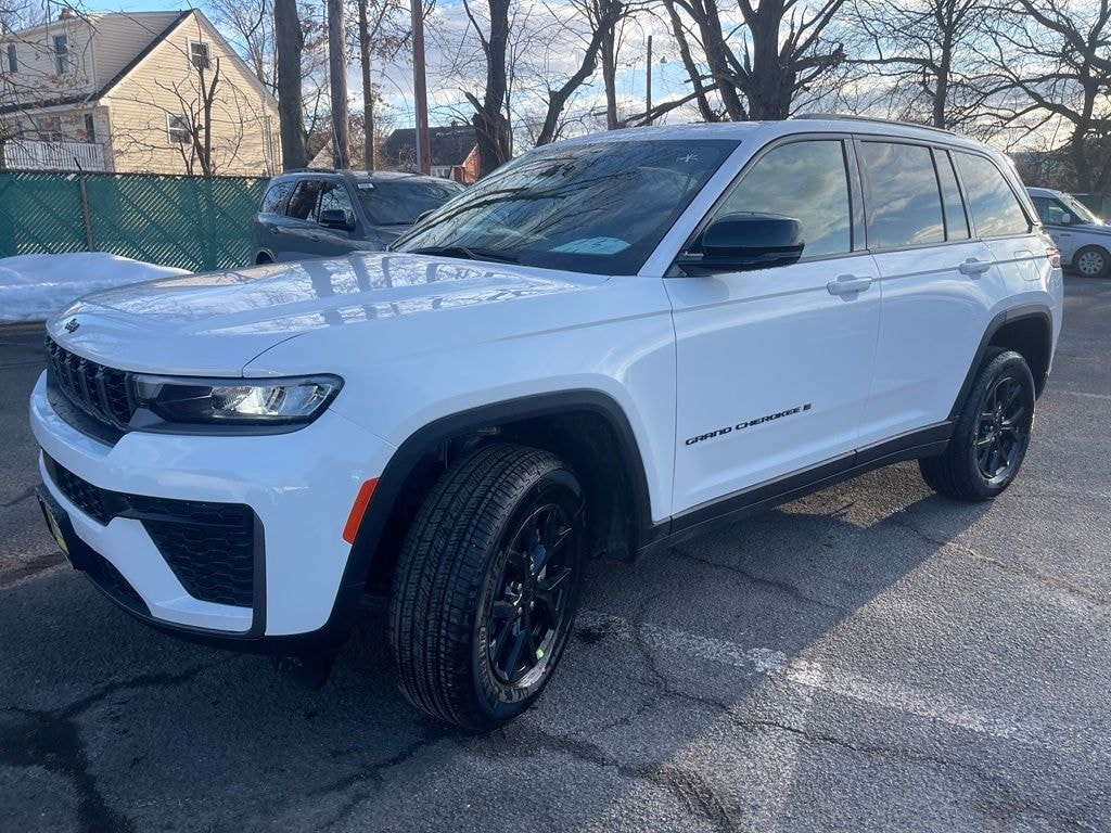 New 2026 Jeep Grand Cherokee Laredo Altitude Sport Utility