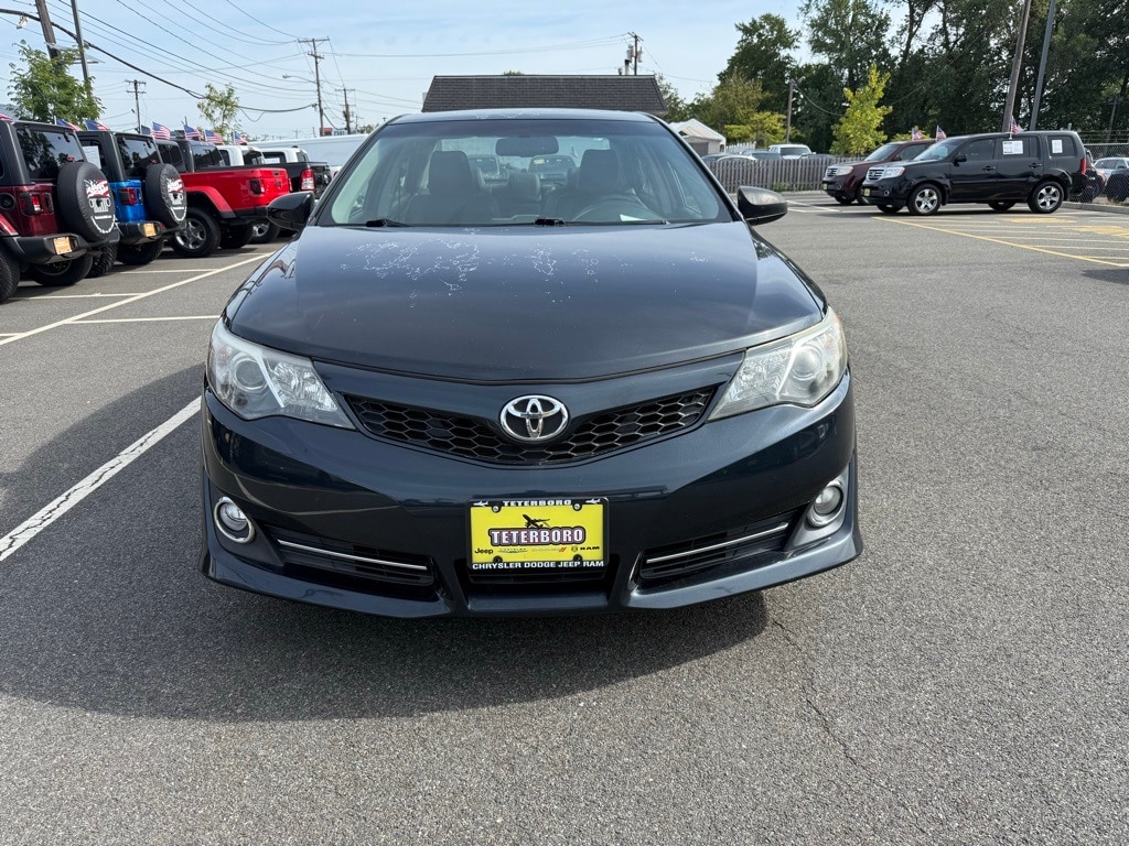 Used 2012 Toyota Camry SE Sedan