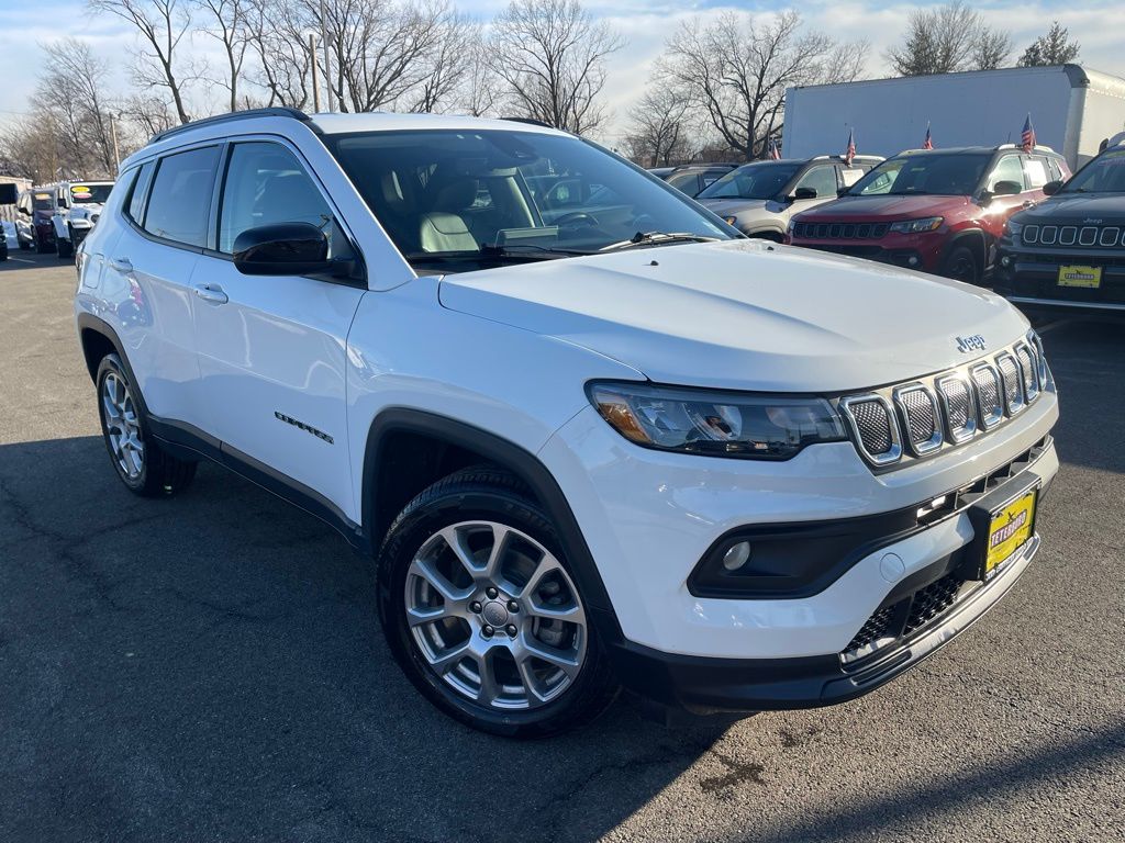 2022 Jeep Compass Latitude Lux