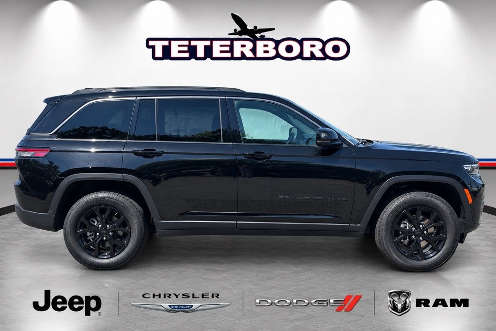 2026 Jeep Grand Cherokee Laredo - Photo 8