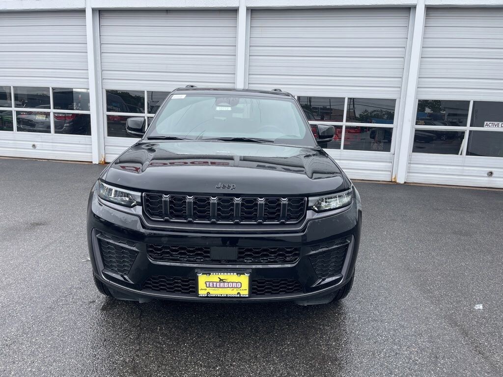 New 2026 Jeep Grand Cherokee Laredo Altitude Sport Utility